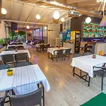 מלון Club Ako *