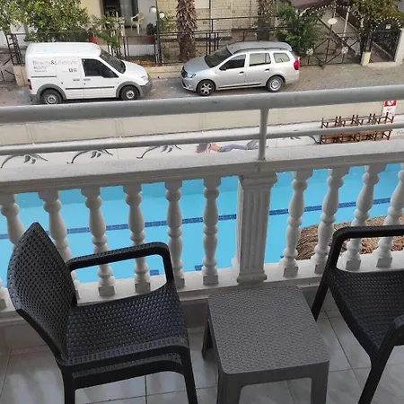 Club Ako فندق مرمريس
