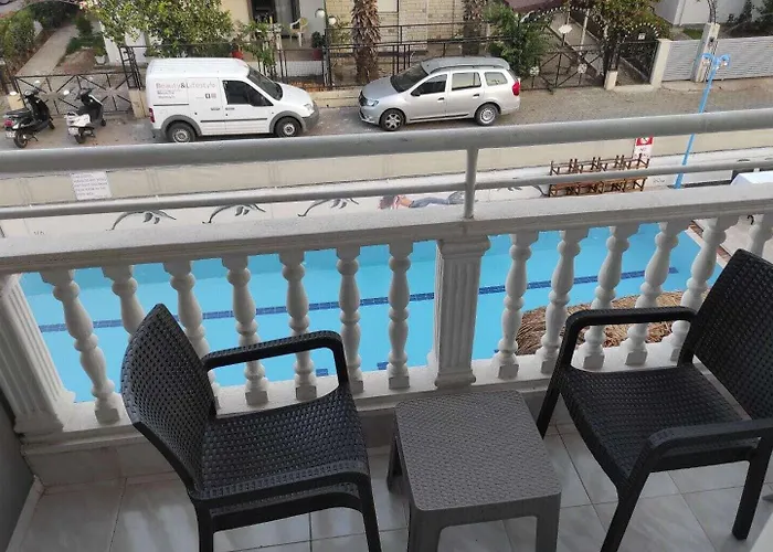 Club Ako فندق مرمريس