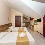 Hotel Club Ako *