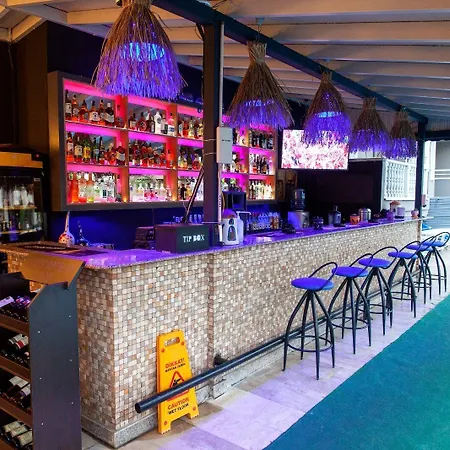 Club Ako * مرمريس